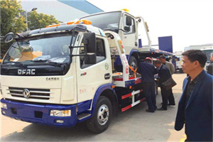 郊区汽车道路救援拖车价格